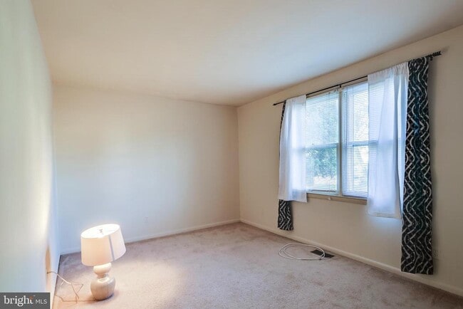 Building Photo - 3418 Coventry Ct Dr