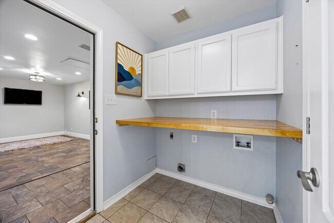 Building Photo - 15103 Sun-Bird Ln