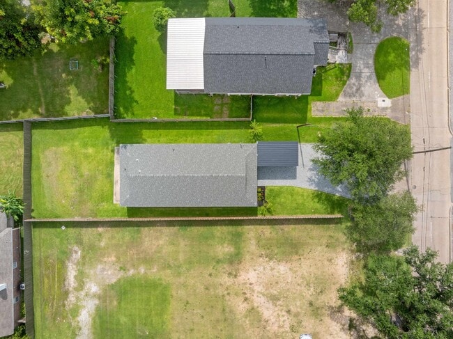 Building Photo - 503 W Sallier St