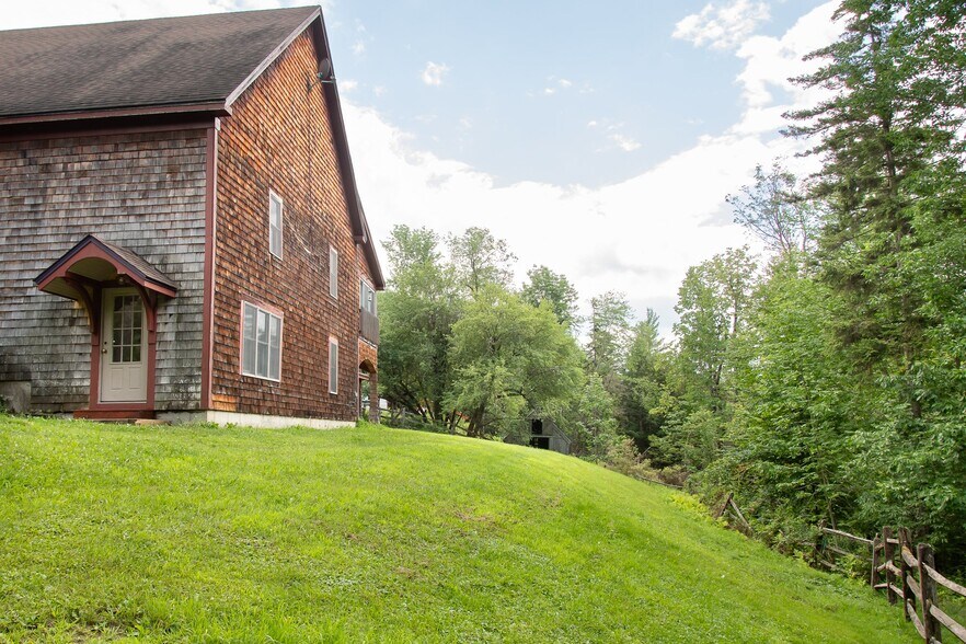 Building Photo - 477 Dunham Rd