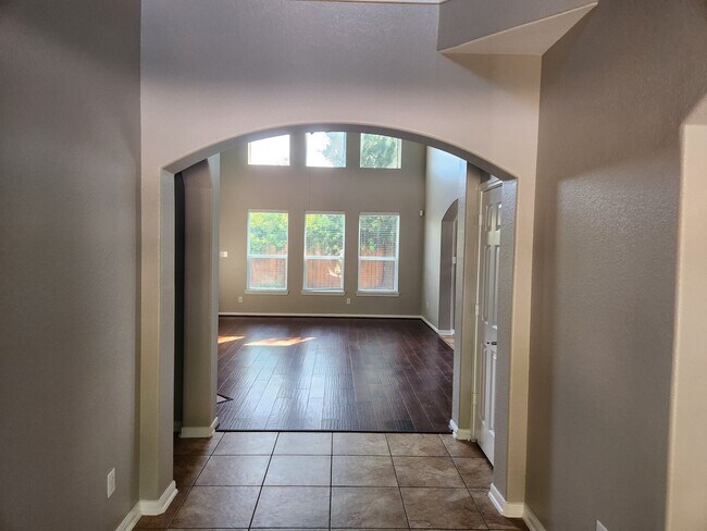 Building Photo - 20676 Oakhurst Meadows Dr