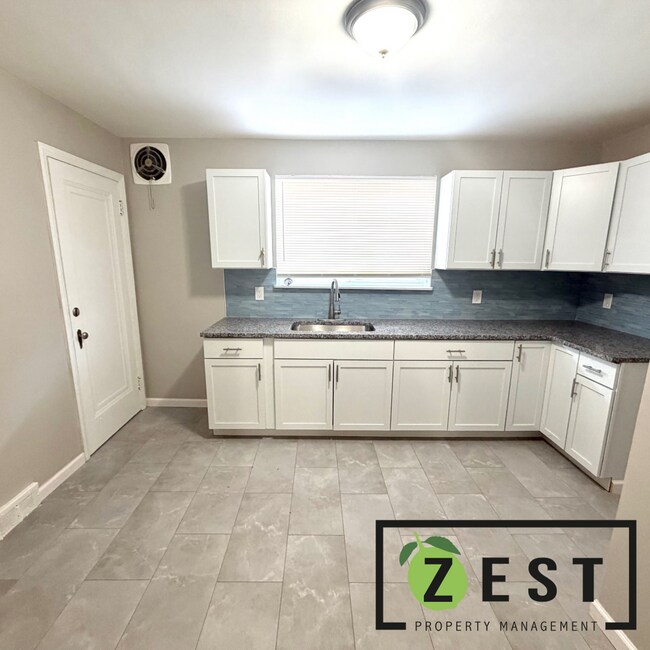 Building Photo - 19691 Cliff St