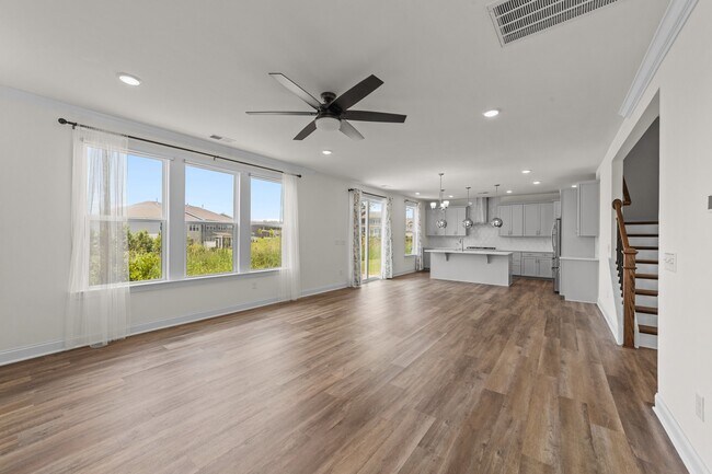 Building Photo - 824 Summit Crest Ct