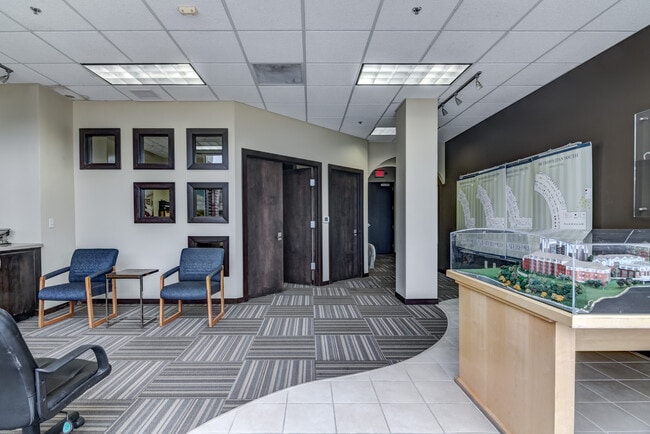 Building Photo - 401 Pinnacle Way