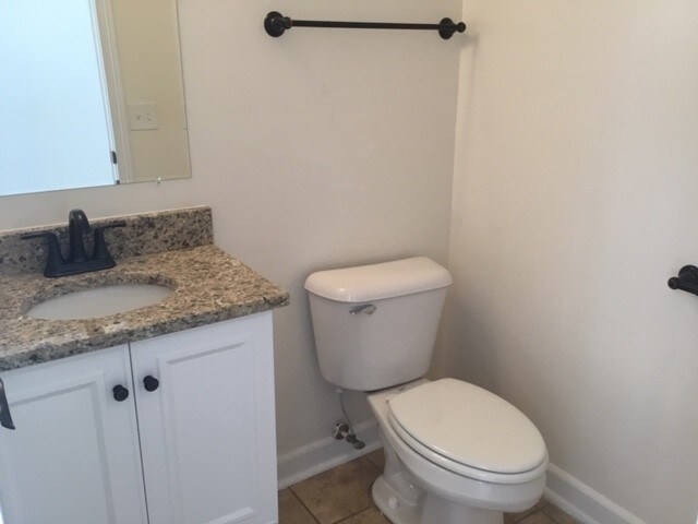 Building Photo - 1130 Mastell Dr