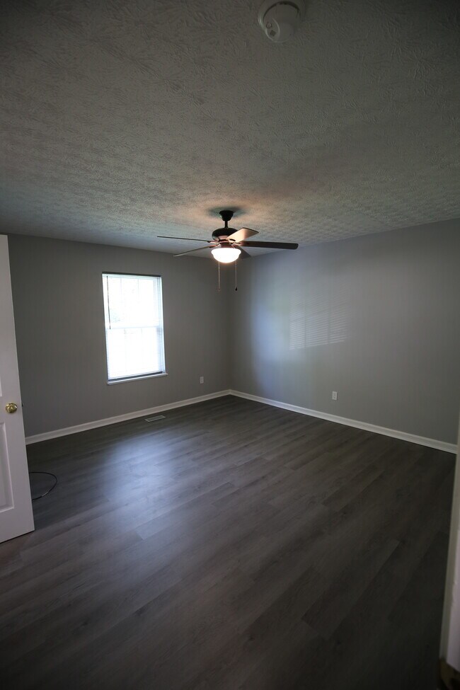 Master Bedroom - 409 Filter Plant Rd