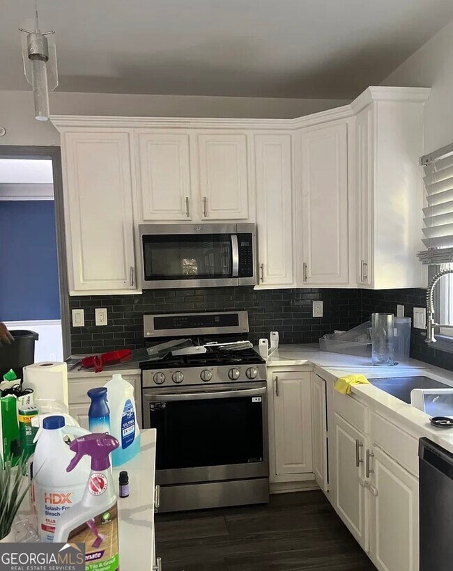 Building Photo - 3335 Prairie Dr