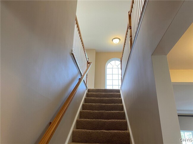 Building Photo - 107 Shaker Heights