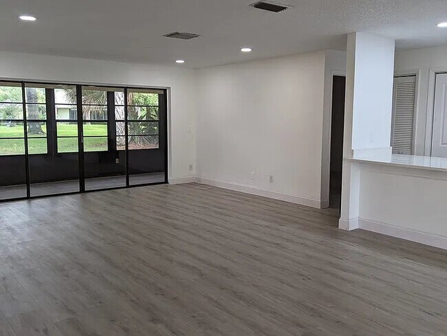 Building Photo - 180 Joanne Pl