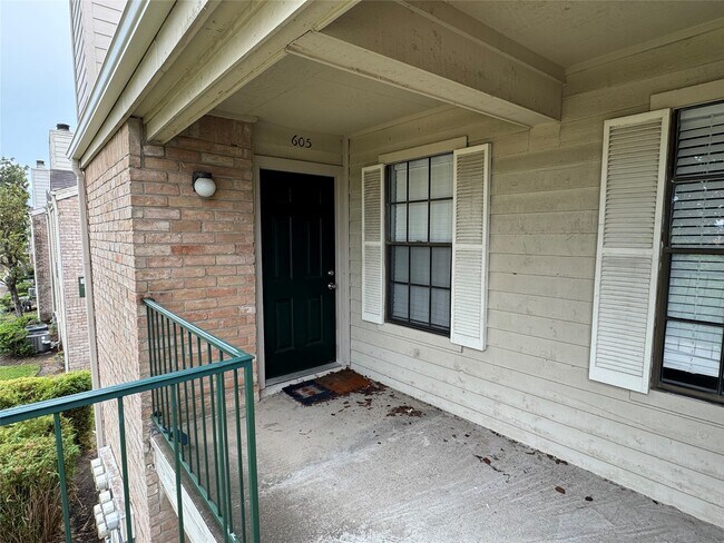 Building Photo - 14600 Fonmeadow Dr