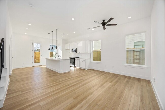 Building Photo - 1466 Ferguson Way