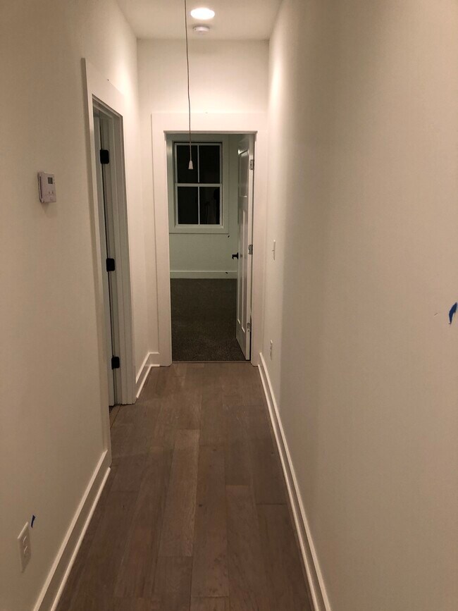 Building Photo - 924 Caruthers Ave