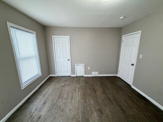 Building Photo - 97 Fairgrove St