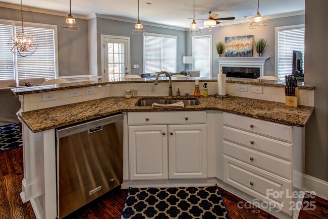 Building Photo - 10400 Orchid Hill Ln