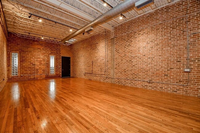 Building Photo - 1717 W Webster St