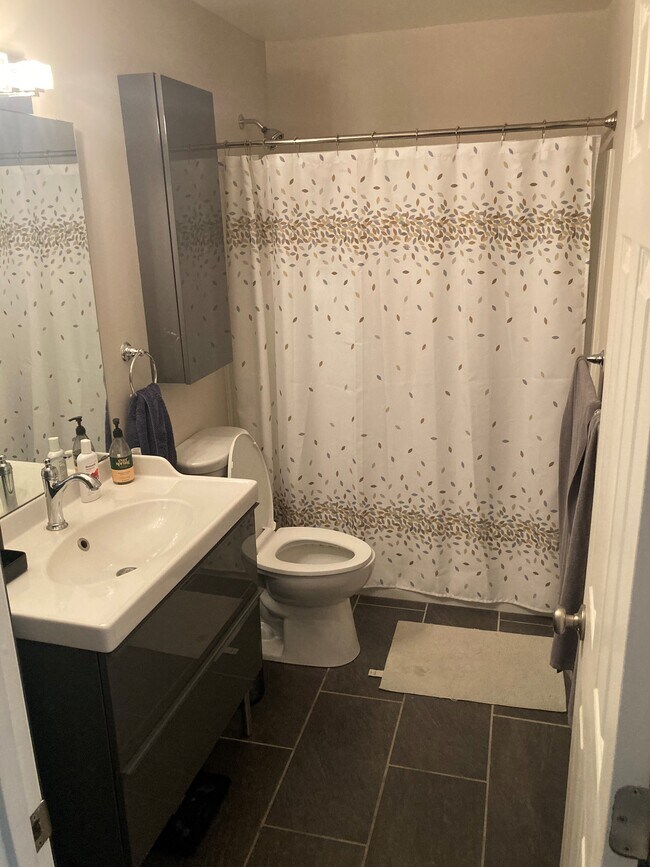 Building Photo - 2321 Quincy St NE