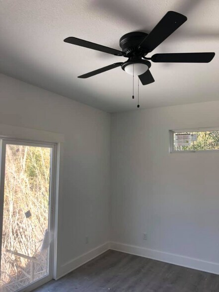 Building Photo - 121 N Washington Ave