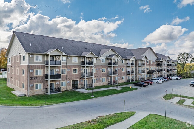 Alternate Exterior - Hilltop Apartments