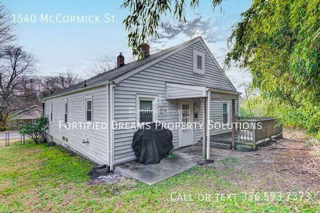 Building Photo - 1540 McCormick St