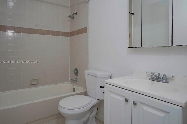 Building Photo - 1727 Meadows Cir W