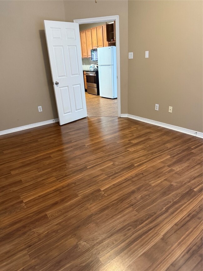 Building Photo - 818 Sterling Creek Cir