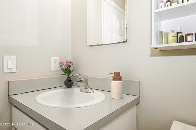 Building Photo - 1012 2nd St S