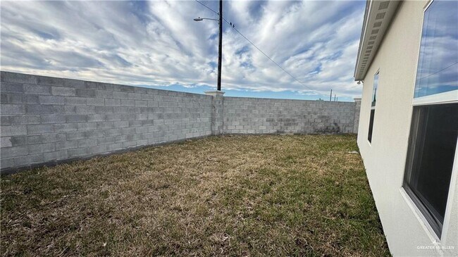 Building Photo - 13 S 43rd St