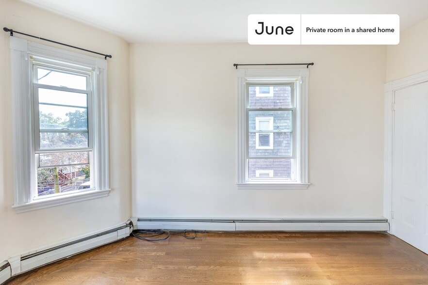 Building Photo - Room in Shared 3 bed/1 bath home