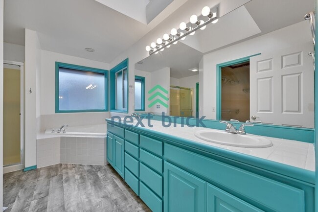 Building Photo - Spacious 4-Bedroom Retreat in Bothell with 2.5 Baths and 2454 Sq Ft of Comfort!