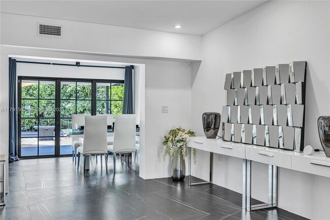 Building Photo - 560 NW 116th Terrace