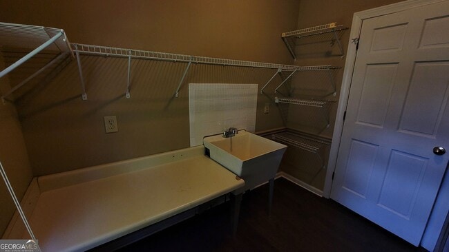 Building Photo - 5005 Johns Creek Ct