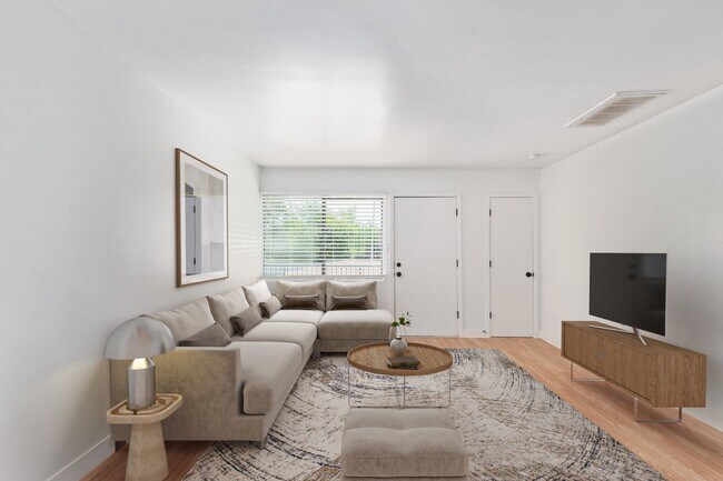 Building Photo - 1231 E Thomas Rd