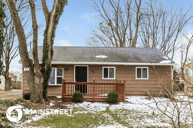 Building Photo - 225 Gladys Rd