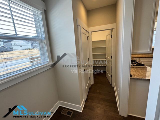 Building Photo - 2203 Crested Jay Dr