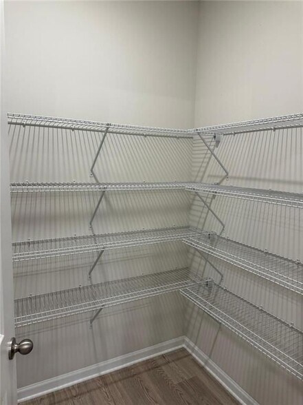 Building Photo - 181 Vly Oak Dr