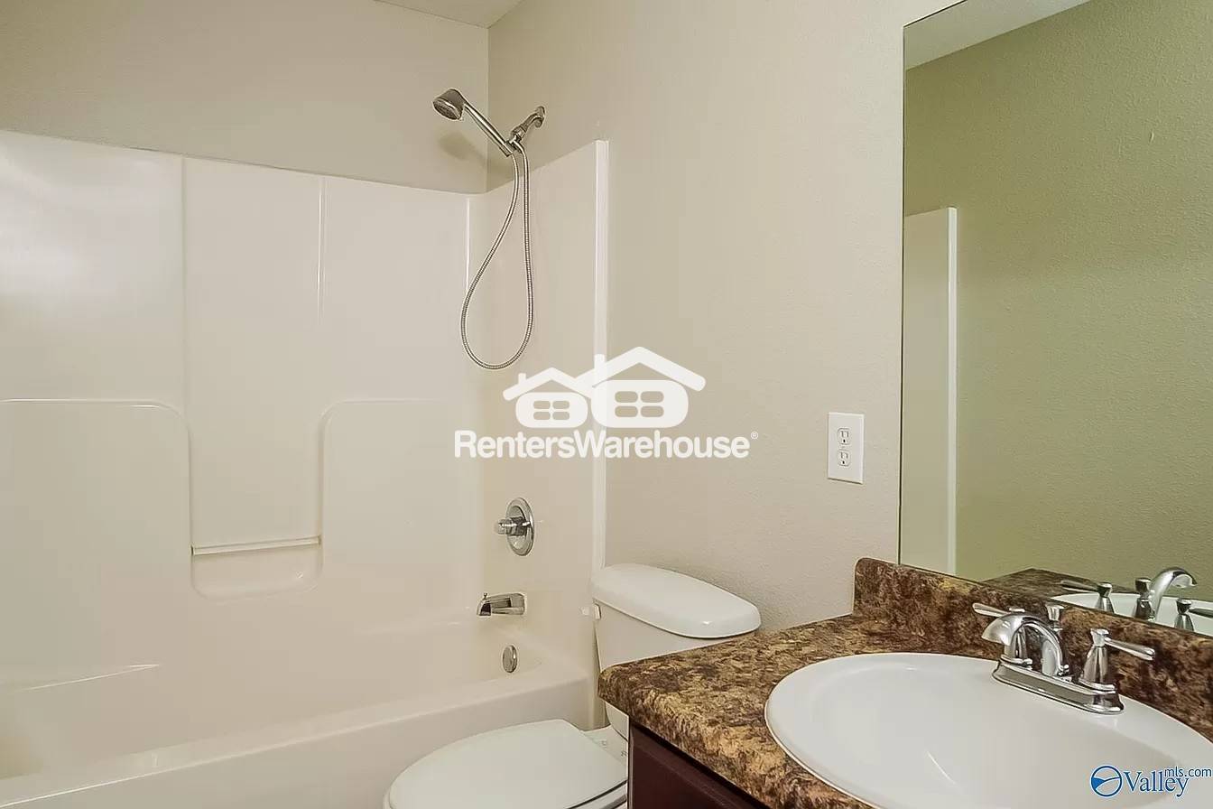 Building Photo - 123 Forestbrook Dr