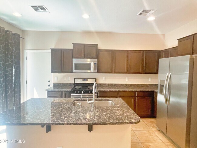 Building Photo - 3507 S Falcon Dr
