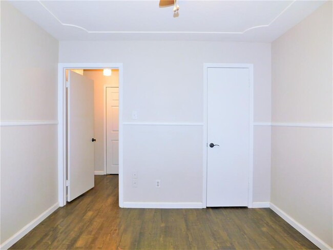 Building Photo - 720 Chisholm Trail