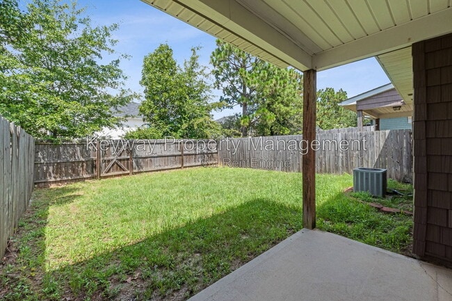Building Photo - 6107 Village W Ln