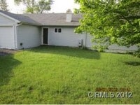Building Photo - 3 bedroom 1 bath
