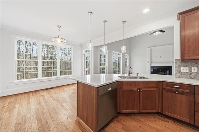 Building Photo - 125 River N Cir