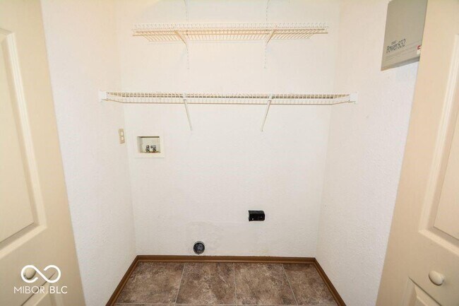 Building Photo - 10325 Liverpool Way