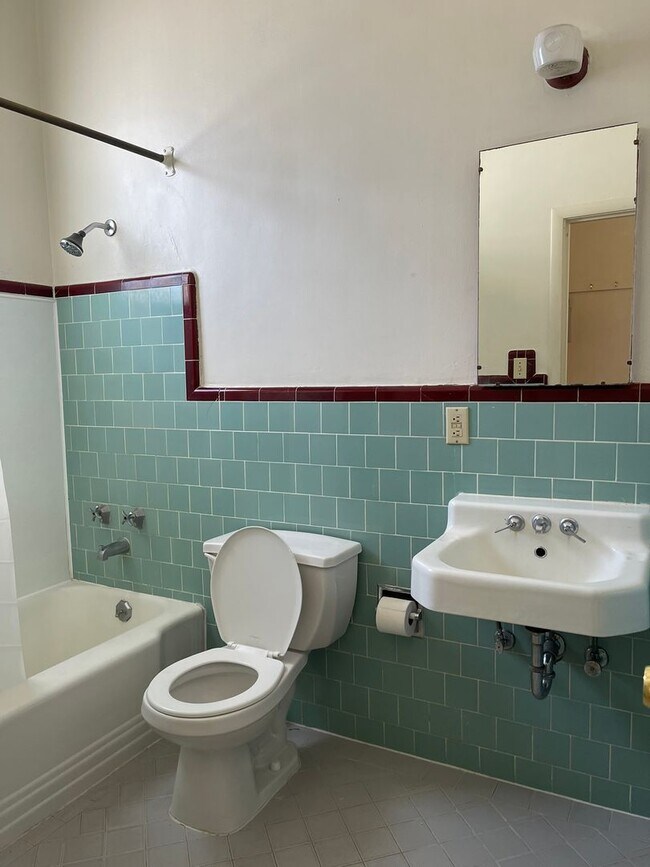 Building Photo - 2404 K St