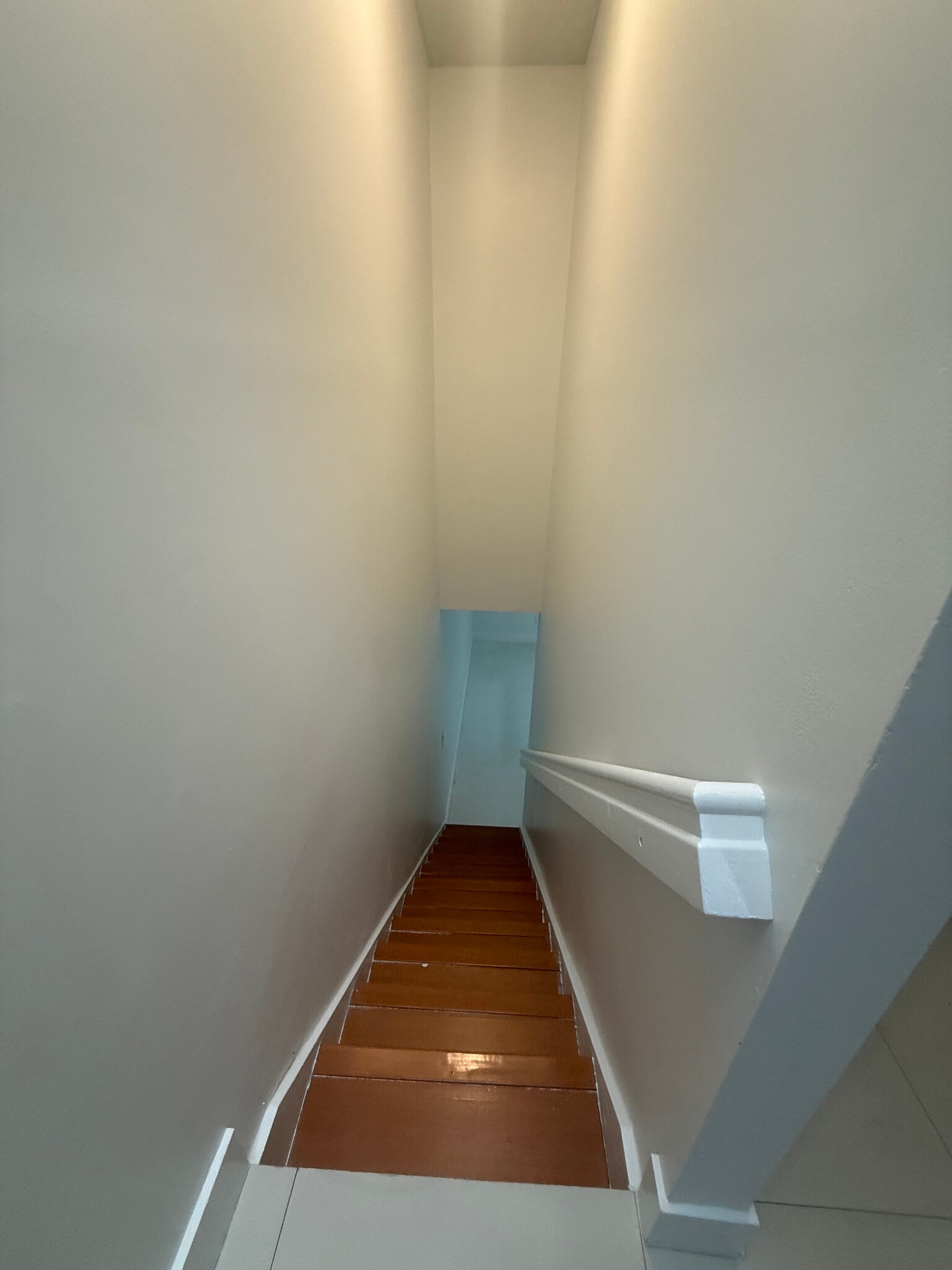 Building Photo - 2582 W 56th St