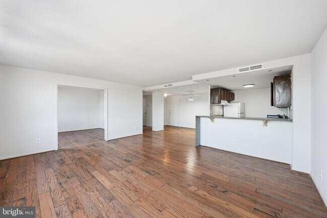 Building Photo - 4600 Duke St