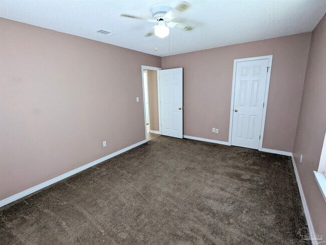 Building Photo - 7415 Lillie Ln