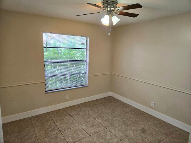 Building Photo - 3921 NW 114th Ave