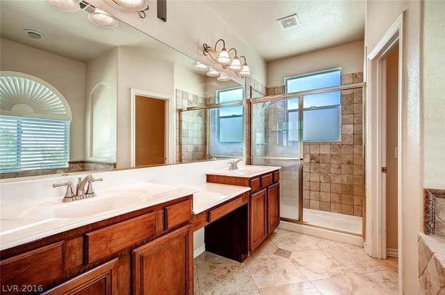 Building Photo - 275 Spectacular St