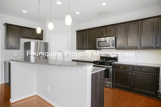 Building Photo - Inviting 3-Bed Single-Family Home with Bonus Room, Fenced Backyard & 2-Car Garage – Holly Springs