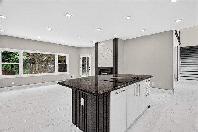 Building Photo - 475 Trammell Dr